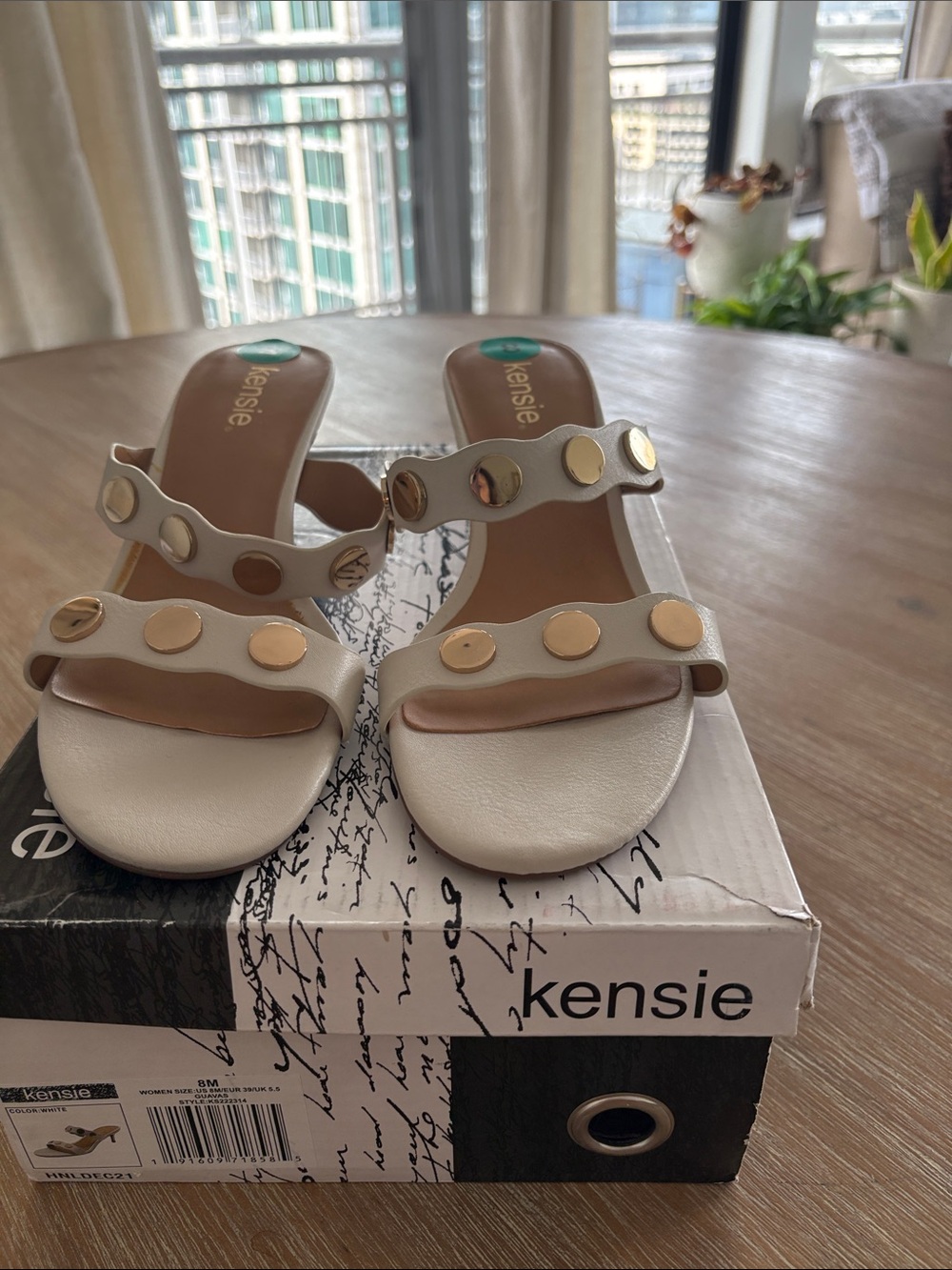 New in Box Kenzie Women's Cream Slide Sandals with Gold Studs Size 8